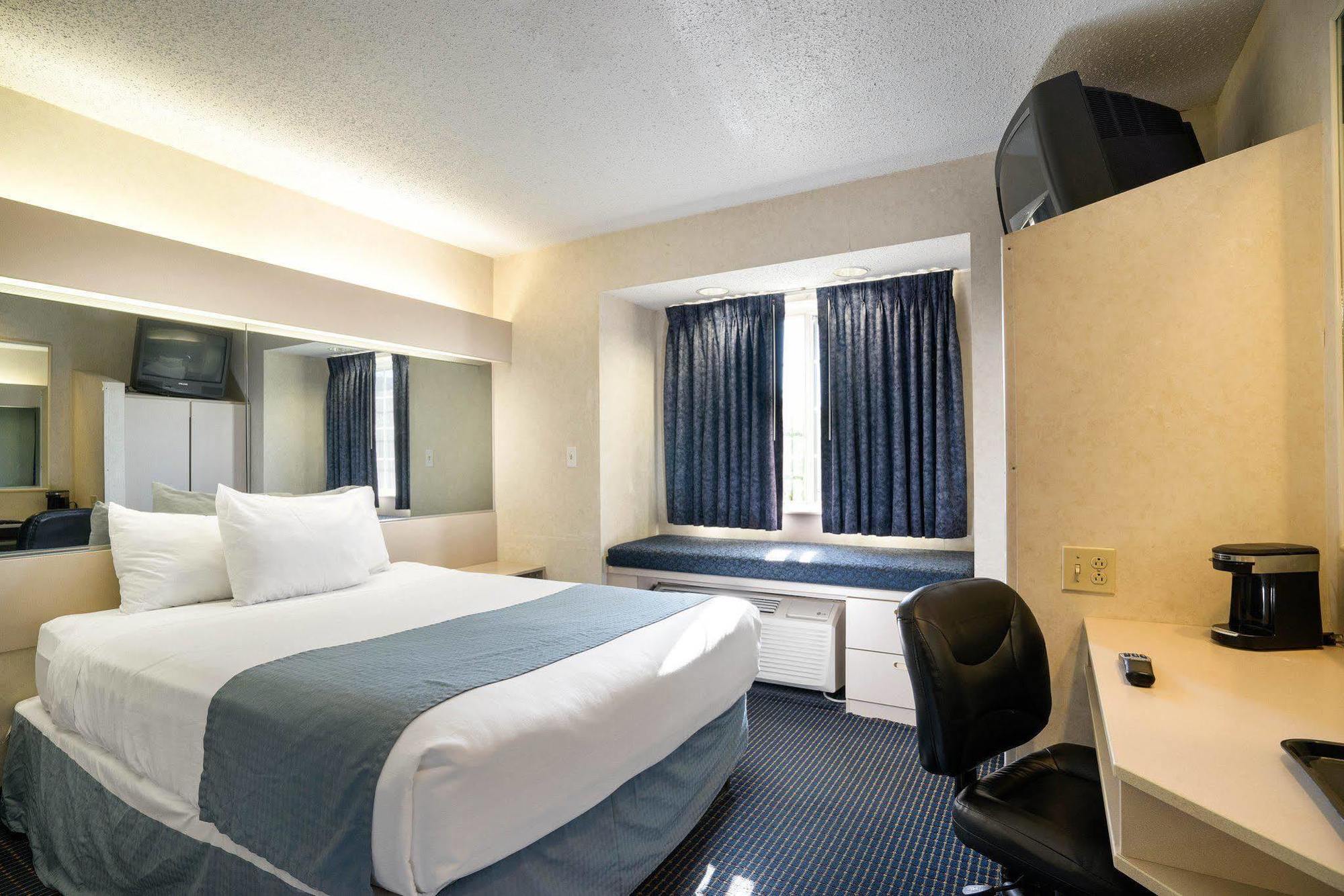 Microtel Inn & Suites By Wyndham Pittsburgh Airport Robinson Township Eksteriør bilde