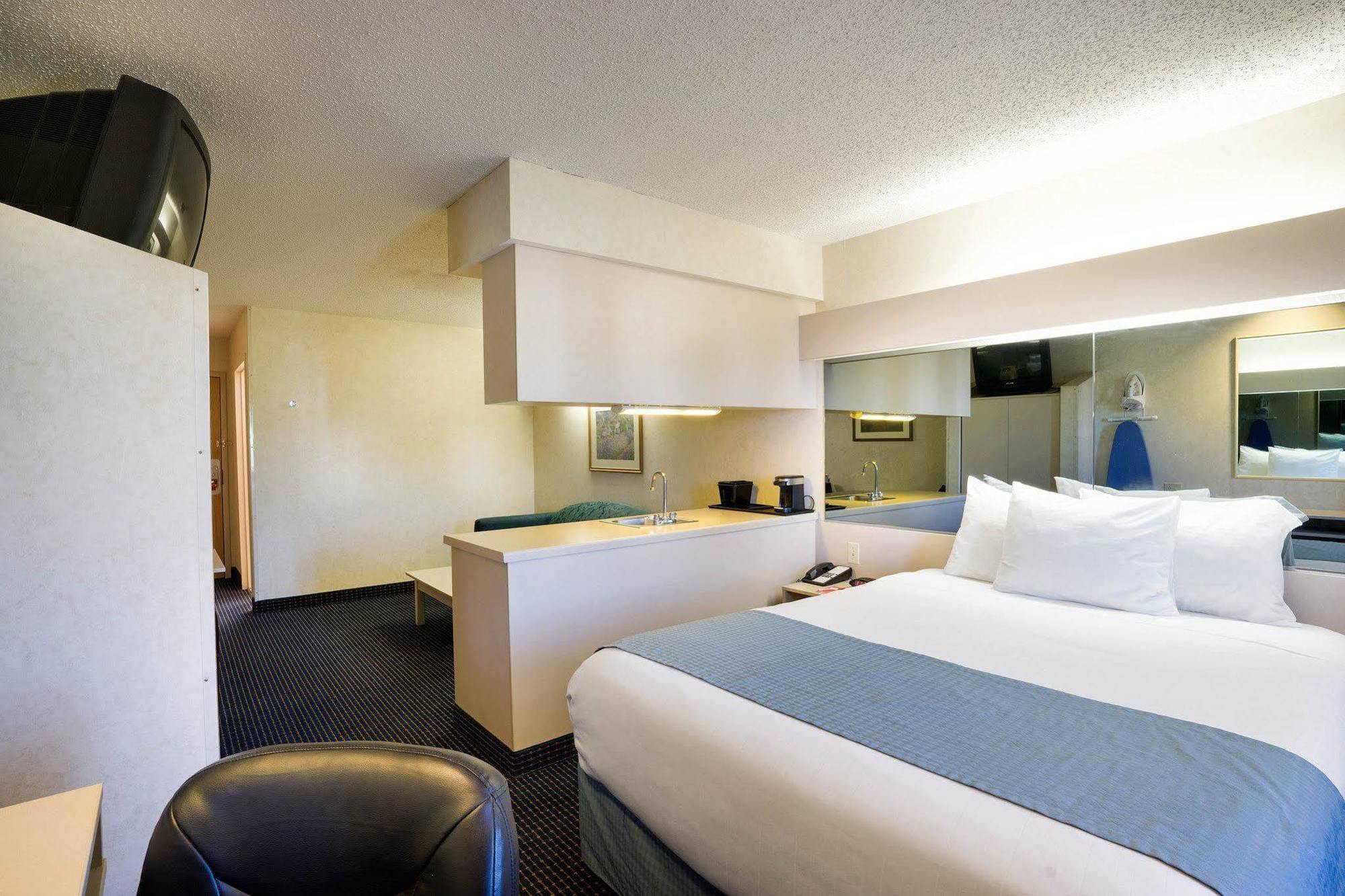 Microtel Inn & Suites By Wyndham Pittsburgh Airport Robinson Township Eksteriør bilde