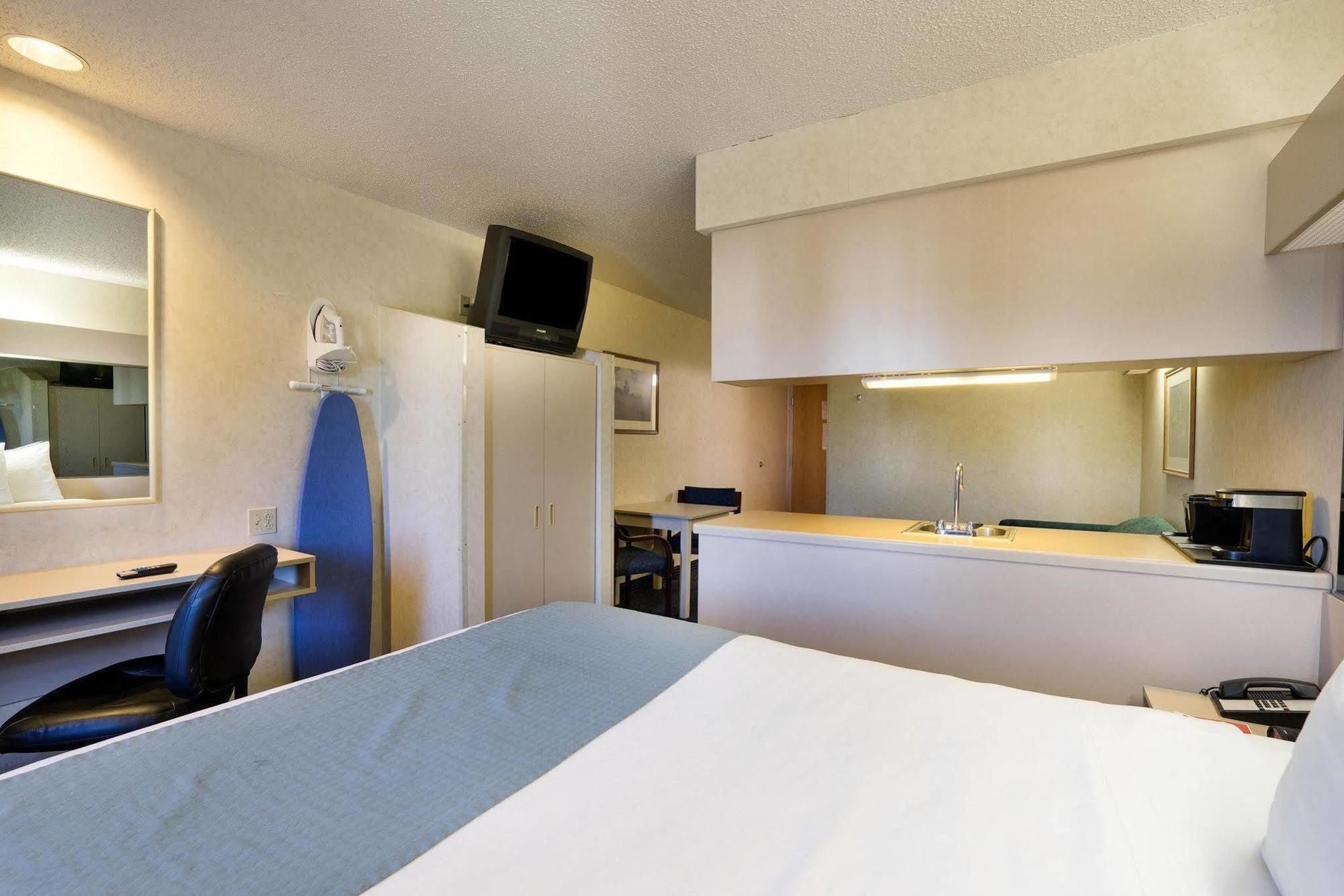 Microtel Inn & Suites By Wyndham Pittsburgh Airport Robinson Township Eksteriør bilde