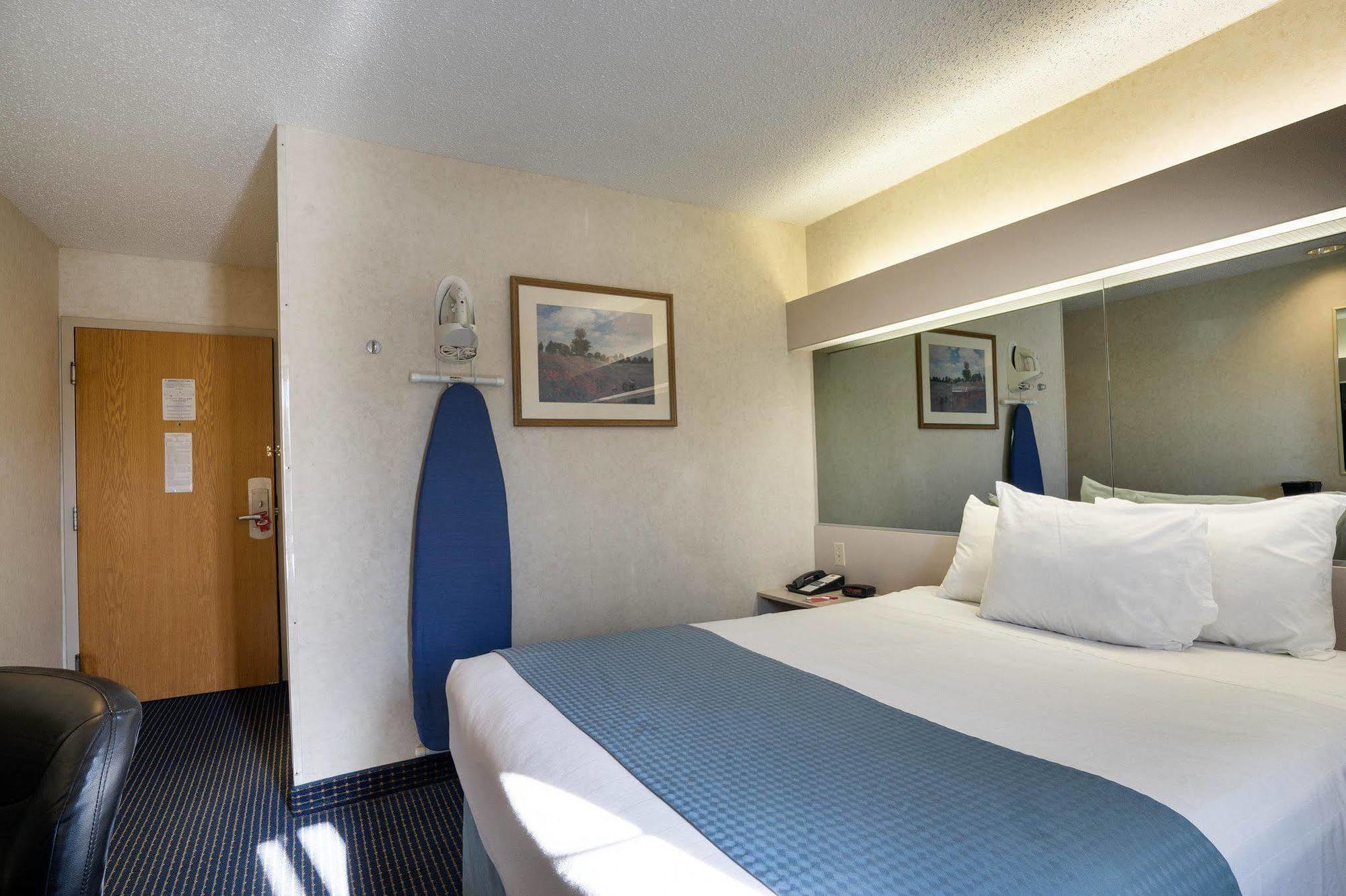 Microtel Inn & Suites By Wyndham Pittsburgh Airport Robinson Township Eksteriør bilde