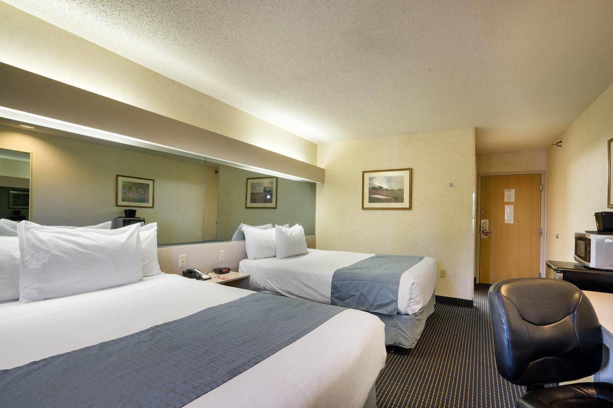 Microtel Inn & Suites By Wyndham Pittsburgh Airport Robinson Township Eksteriør bilde