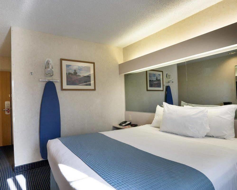 Microtel Inn & Suites By Wyndham Pittsburgh Airport Robinson Township Eksteriør bilde